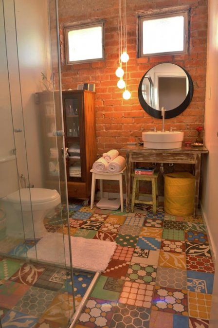 Azulejos y mosaicos antiguos en el baño – Decocasa