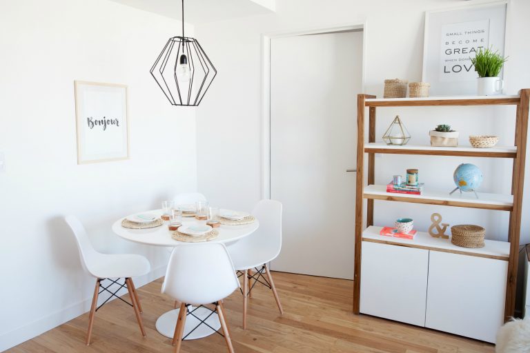 Luz y Muebles: cómo decorar un departamento chico – Decocasa